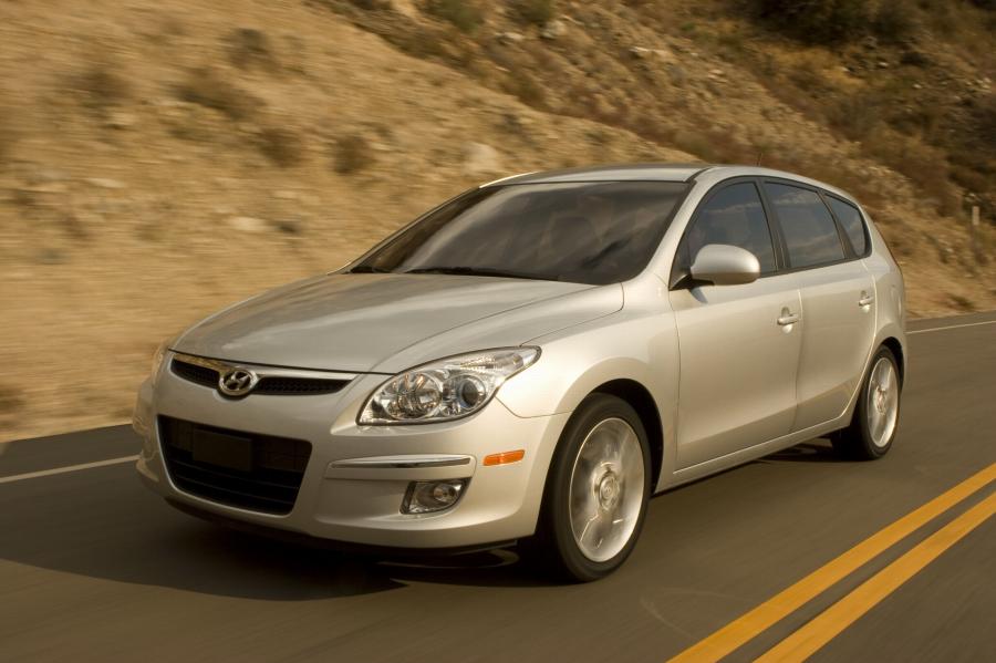  Hyundai Elantra Touring 2008 года  (фото 25 из 118)